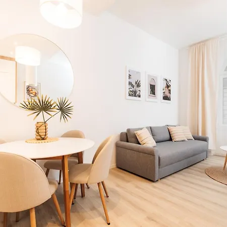 Kollataja Spacious Modern - By Upstairs *