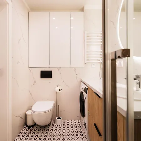 Kollataja Spacious Modern - By Upstairs Daire *