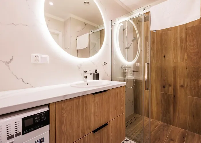 Kollataja Spacious Modern - By Upstairs