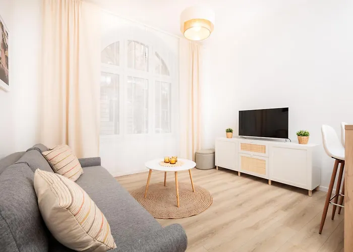 Kollataja Spacious Modern - By Upstairs