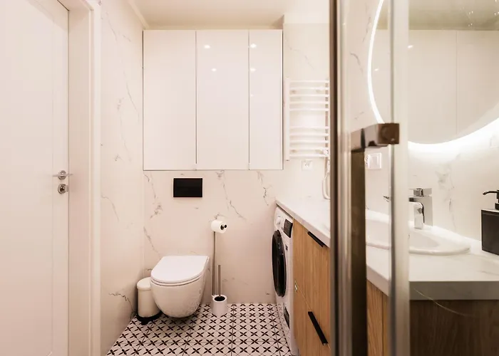 Kollataja Spacious Modern - By Upstairs דירה *