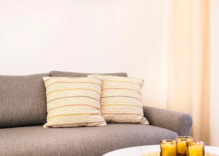 Kollataja Spacious Modern - By Upstairs דירה