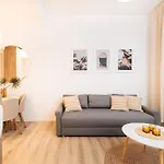 Kołłątaja Spacious Modern - By Upstairs